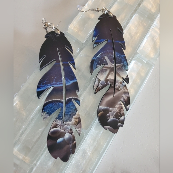 Ocean Starfish Feather Earrings - Picture 4 of 8